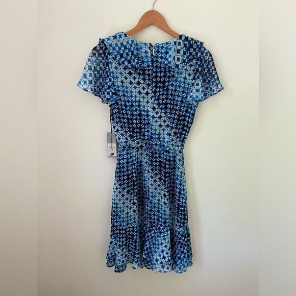 KARL LAGERFELD PARIS Blue Printed Flutter Sleeve Dress - Picture 8 of 16